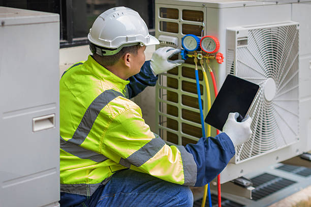 Professional Hvac technician working in Crandall, IN